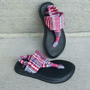 Little girls Sanuk sandals